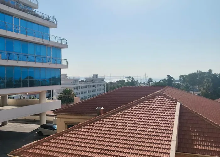 Апартаменты Marina Centre Ларнака