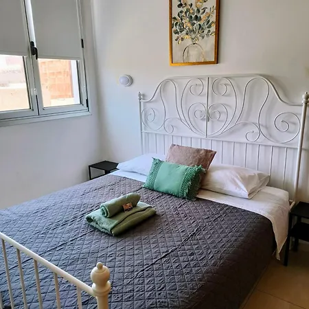 Marina Centre لارنكا